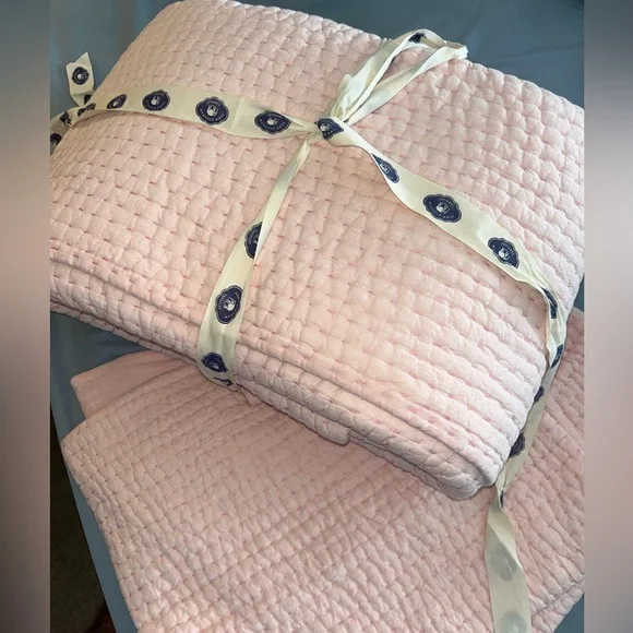 John Robshaw Light Pink Quilted Bedding - Picture 1 of 5